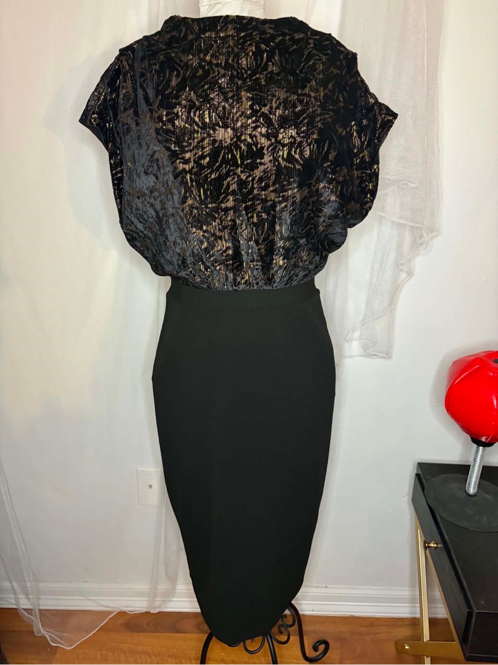 Express Black Velvet-Texture Midi Dress Medium